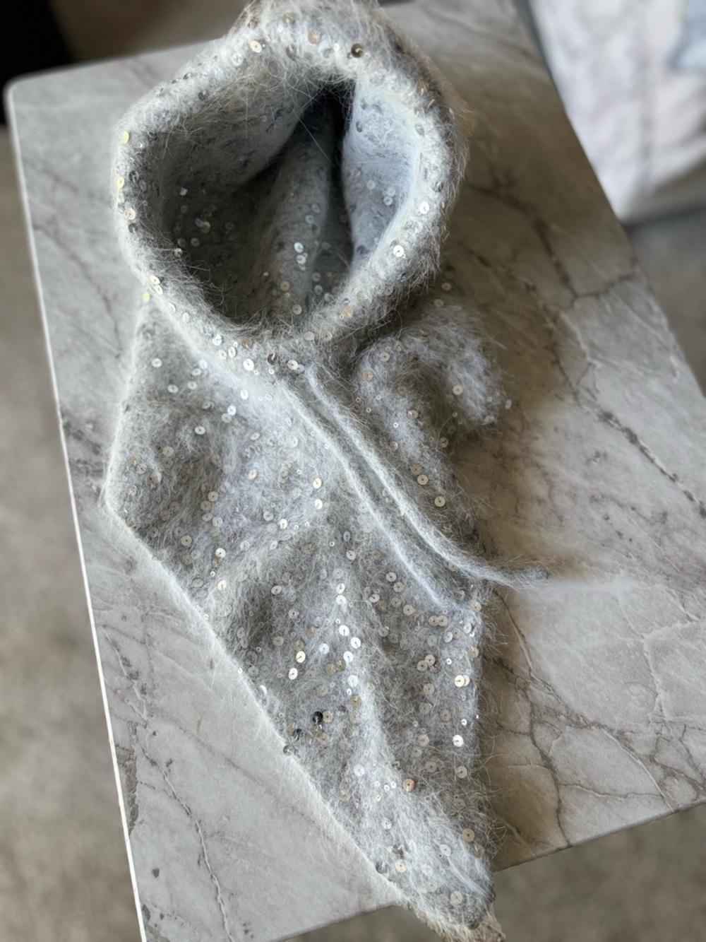NWOT LE PETIT AGNEAU Sequin Detail Gray Hood Scarf Cashmere & Angora O/S - Picture 4 of 13